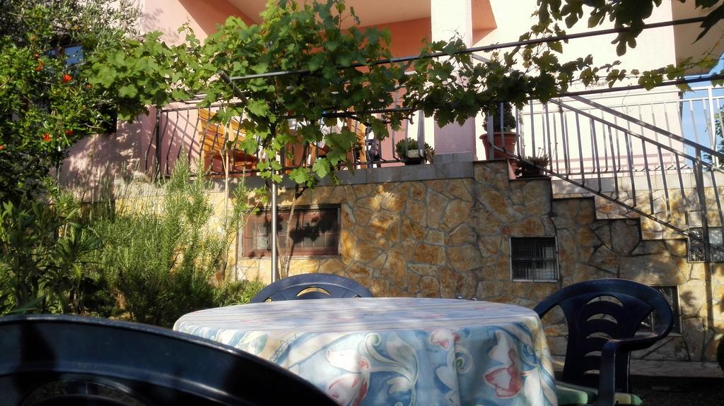 Apartment Vrulje Gornji Karin Exterior foto